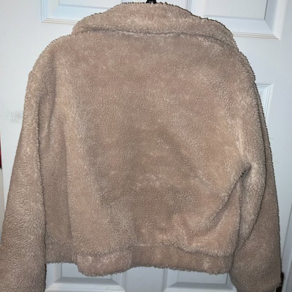 Urban Outfitters teddy jacket - Picture 2 of 2